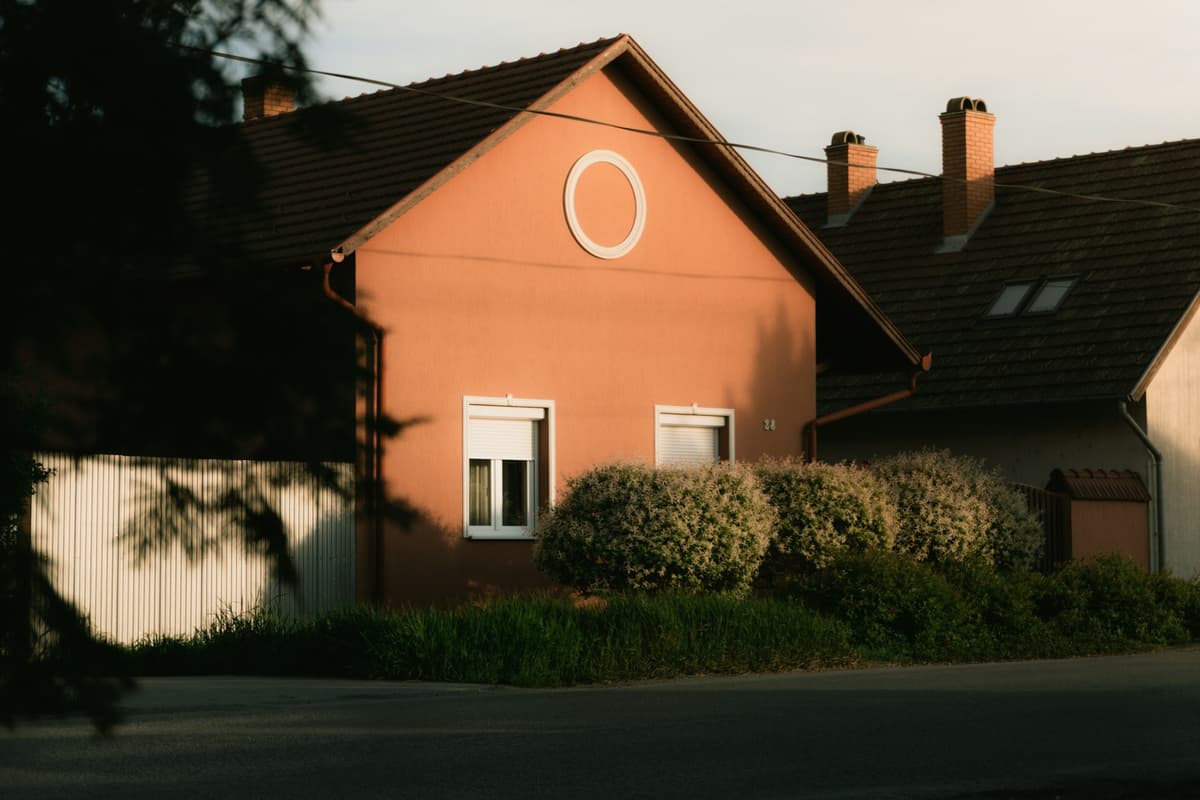 Modern Épületek